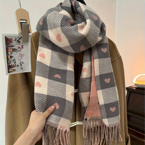 Women’s Winter Scarf – Black and White Checkered with Golden Heart Pattern – Non-Stretch Elegant Shawl for Cold Weather – Suitable for Formal and Casual Wear – Vintage Fashion Accessory with Fringed Edges and Exquisite Craftsmanship