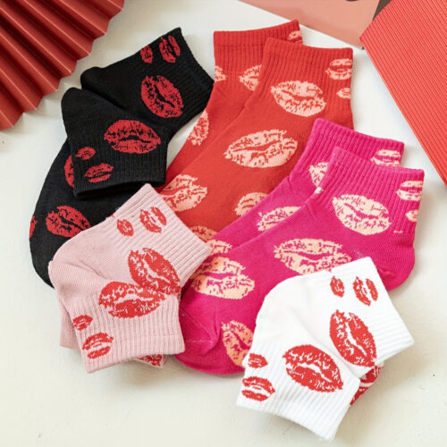 Soft & Comfy 5 Pairs Kiss Print Socks – Women’s Valentine’s Day Short Stockings & Hosiery